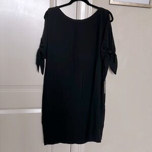 Vince Camuto cold shoulder crepe dress